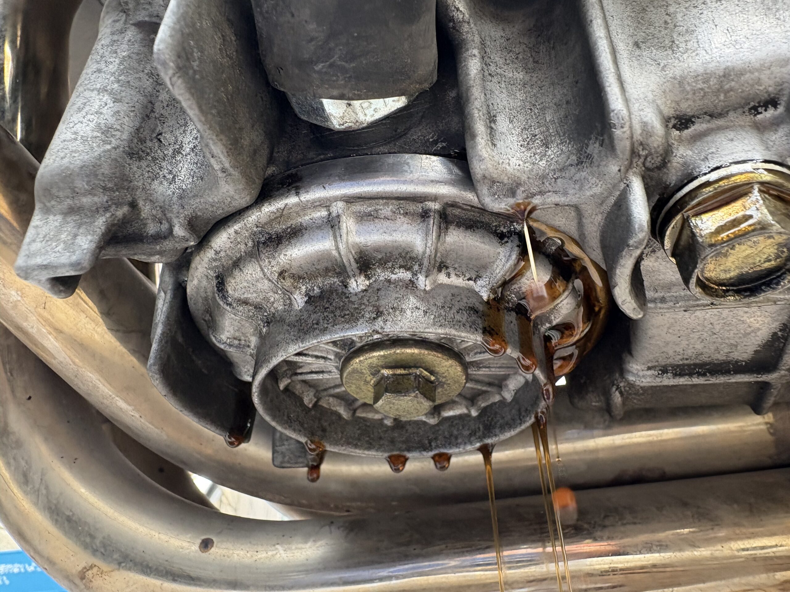 オイルフィルター取り外し