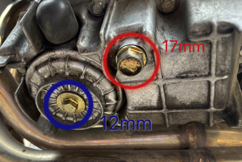 エンジンオイルボルト